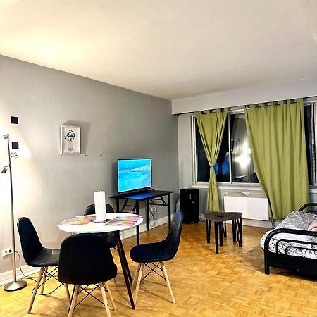 Apartament Affordable Cuttie 4 Persons 2 Beds In Downtown Montreal Zewnętrze zdjęcie