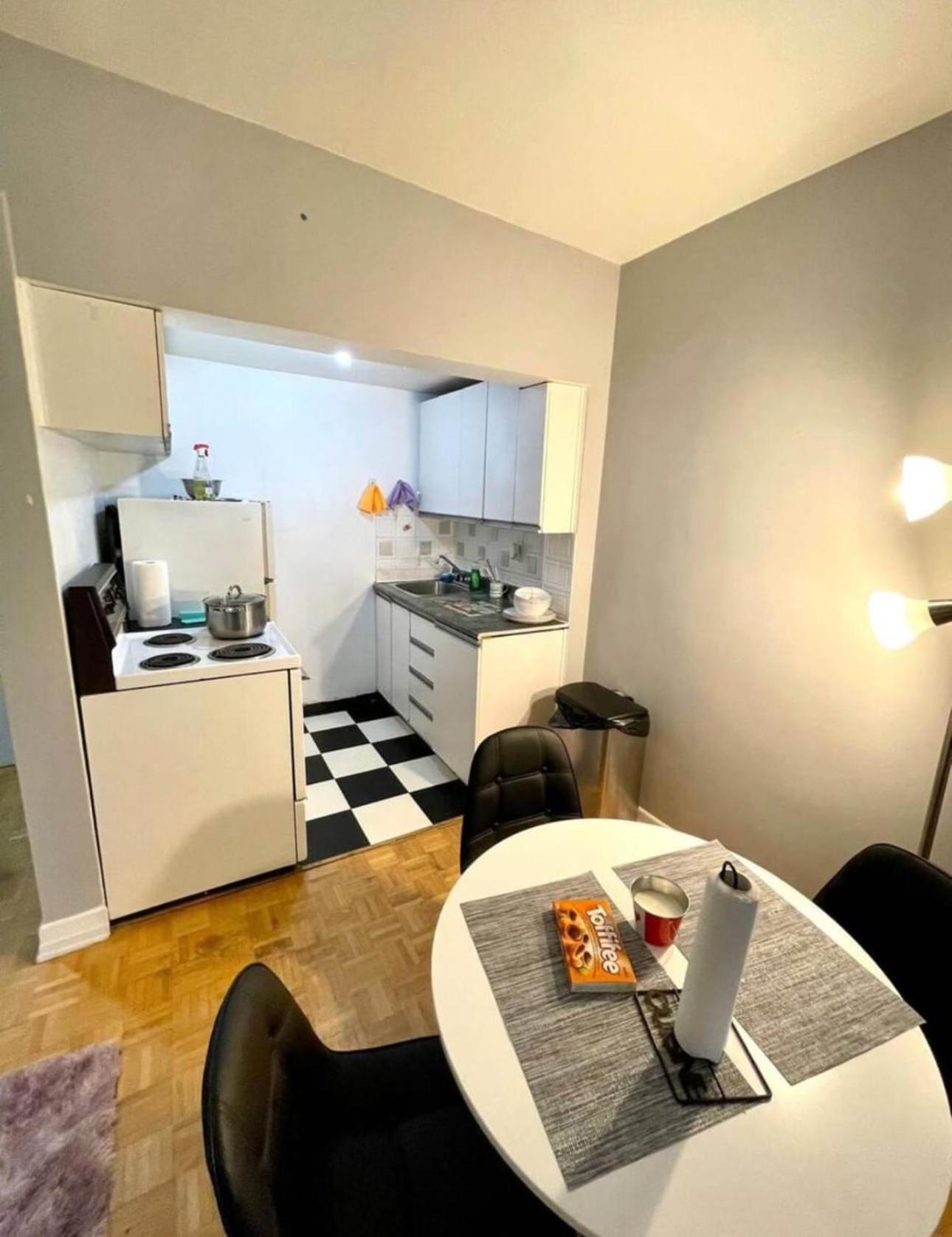 Apartament Affordable Cuttie 4 Persons 2 Beds In Downtown Montreal Zewnętrze zdjęcie