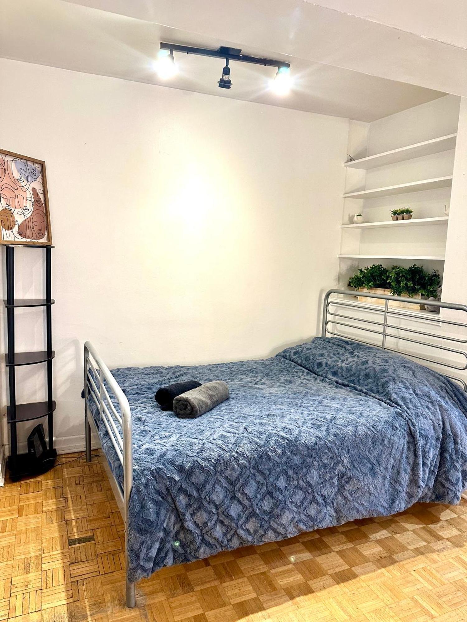 Apartament Affordable Cuttie 4 Persons 2 Beds In Downtown Montreal Zewnętrze zdjęcie